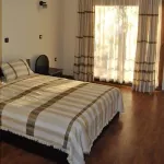 Cliff Edge Hotel - Lalibela - parking
