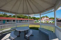 Economy Motel Inn and Suites Somers Point - parking