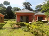 Mirembe Resort Beach Hotel Hôtels à : Bujjumba