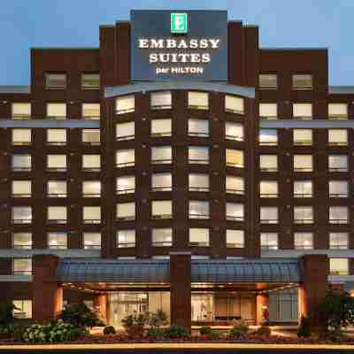 Embassy Suites by Hilton Montreal Airport Hotel Exterior