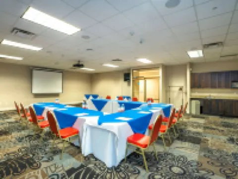 Comfort Inn & Suites Hotels in Guildford