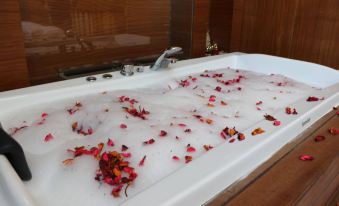 Snowdora Hotel - Housity
