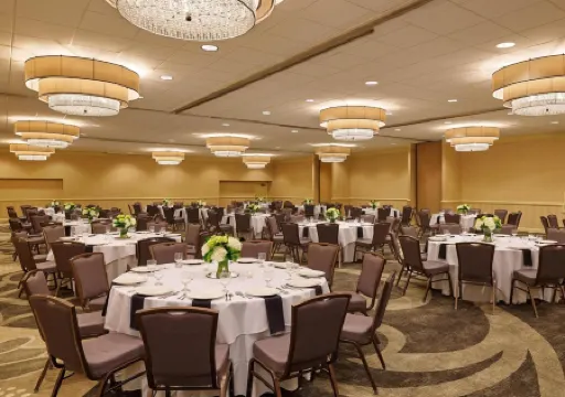 Hilton Kansas City Airport