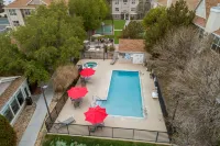 Sonesta ES Suites Reno - Pools