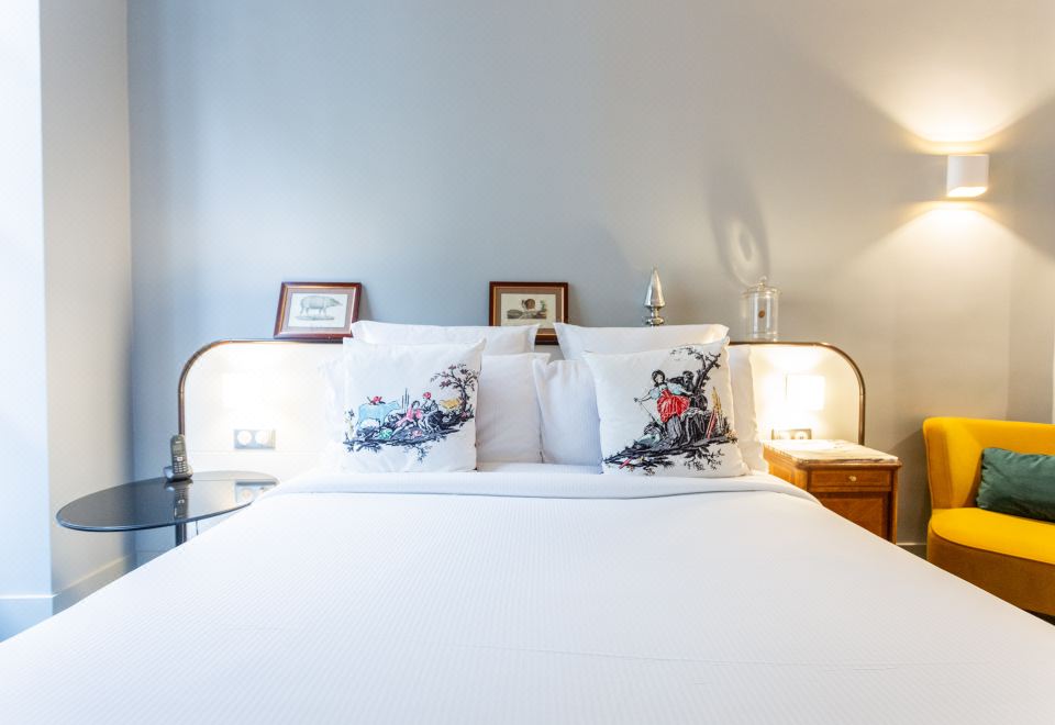 노르망디 호텔 파리의 로비 모습