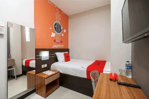 Jav Front One Hotel Lahat