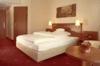 Waldhotel Nachtigall GmbH & Co KG Hotels in der Nähe von FSR Winfo