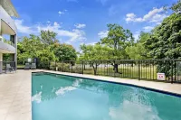 Inn on the Park Apartments Hotels in Toowong
