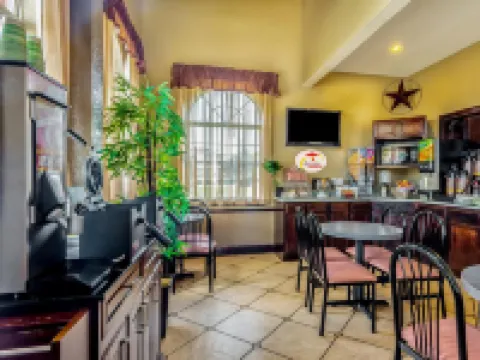 Hill Country Inn & Suites - New Braunfels / Gruene Hotels in Comal County