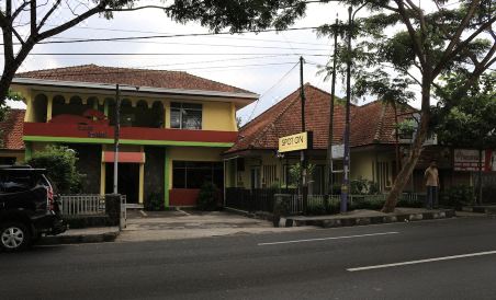 OYO Life 1708 Hotel Budi Famili 1 Syariah - Housity
