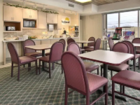 Days Inn & Suites by Wyndham Ridgeland Hotels in Ridgeland