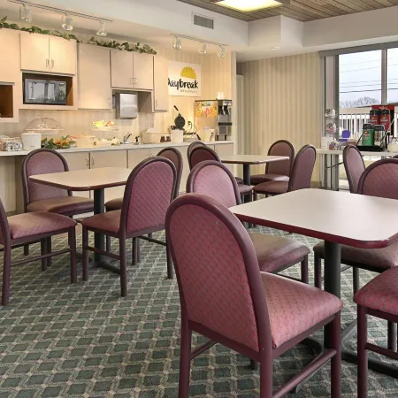 Days Inn & Suites by Wyndham Ridgeland
