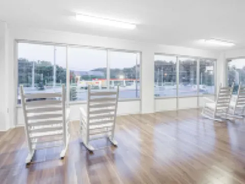 Super 8 by Wyndham Sevierville Riverside