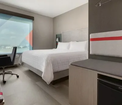 Avid Hotel Macon North