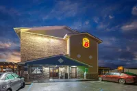 Super 8 by Wyndham Roseville/Detroit Area Hôtels à : Roseville