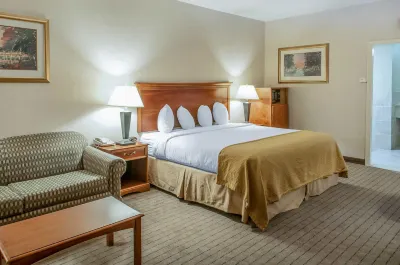 Quality Inn & Suites Grants - I-40