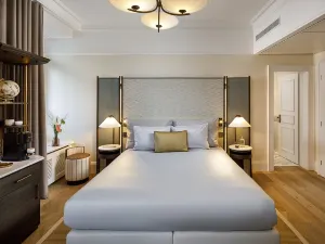 Small Luxury Hotel Ambassador a l'Opera