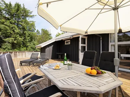 "Snioulf" - 1km from the Sea