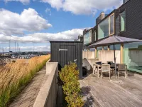 "Heigo" - 25m from the Sea