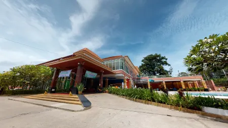 Kiang Talay Resort Rayong Отели рядом с достопримечательностью «Mae Ram Phueng Beach»