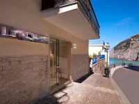 Laqua by the Sea Hotels in Meta
