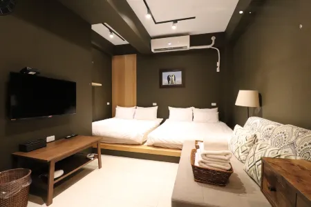 Song Qian Brigade live with sika deer