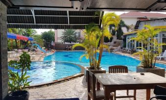 Ruysuk Hotel & Swimming Pool - Housity