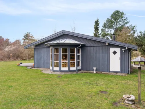 "Linda" - 600m from the Sea