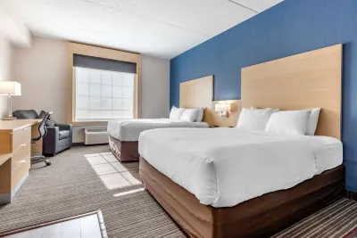 Quality Inn & Suites Hotel dekat Sheridan College