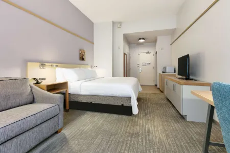 Hilton Garden Inn Irvine East/Lake Forest Отели рядом с достопримечательностью «Lake Forest Lake»