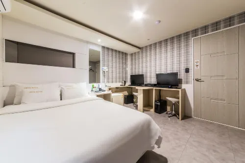 Shine Hotel