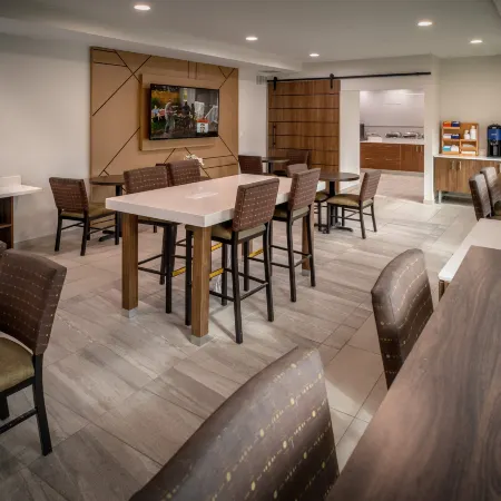 Holiday Inn Express & Suites CHARLESTON-KANAWHA CITY by IHG