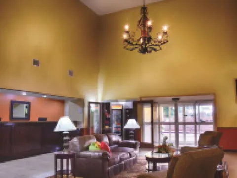 La Quinta Inn & Suites by Wyndham Alice アリスのホテル