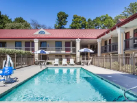 デイズ イン バイ ウィンダム ドールトン ドールトンのホテル