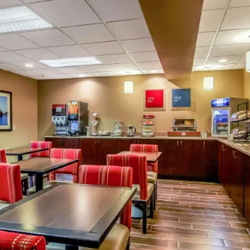 Comfort Inn & Suites Grafton-Cedarburg