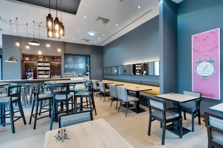 Premier Inn Regensburg City Centre Отели в г. Пентлинг