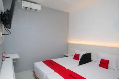 RedDoorz near Exit Tol Pekalongan Hotel dekat Pantai Sigandu Batang