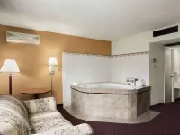Ramada by Wyndham Pittsburgh/New Stanton Hotels in New Stanton