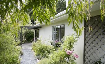 Plum Tree House and Quince Cottage