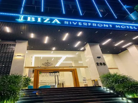 Khách sạn Ibiza Riverfront