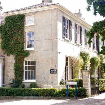 Caistor Hall Hotel Exterior