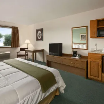 Days Inn by Wyndham Hinckley