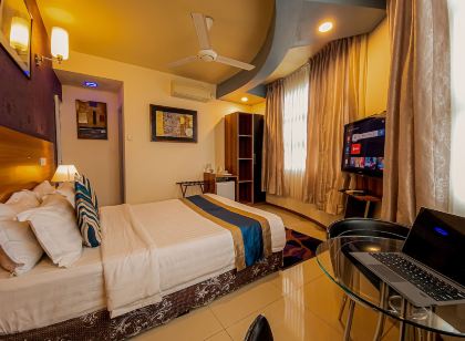 Umet Seaview Hotel with Free Roundtrip Airport Pick up and Drop Off
