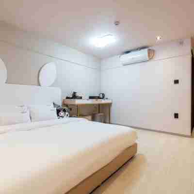 Jangyu Almond Kits Hotel Rooms