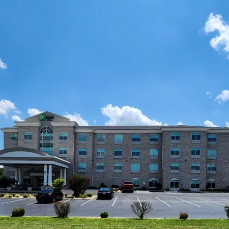 Holiday Inn Express & Suites SOMERSET CENTRAL by IHG
