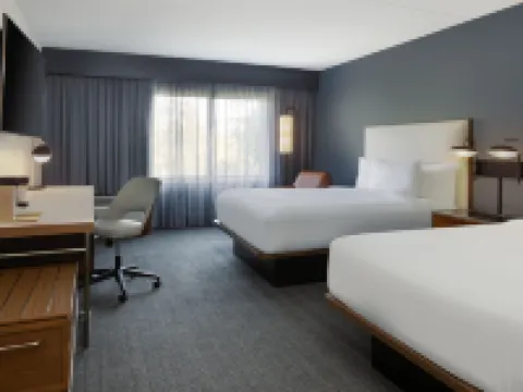 Courtyard Edison Woodbridge Hotels in Edison