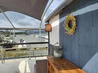 Inner Dowsing Lightship Hotels near Charles Dickens Chalet
