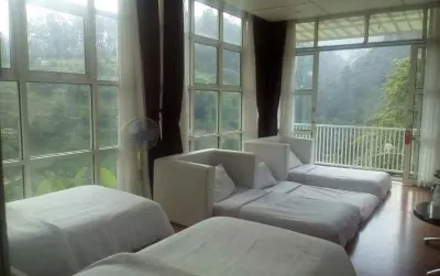 Bukit Cikahuripan Resort Hotel dekat Orchid Forest Cikole