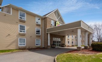 Super 8 by Wyndham Trois-Rivieres