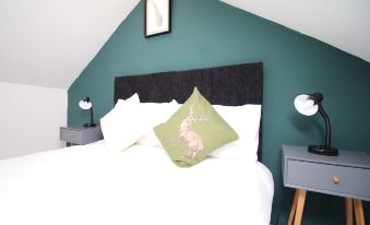 Skyline Immaculate 2-Bed Apartment in Swansea